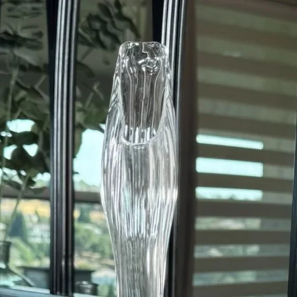 Vintage Clear Ribbed Glass Bud Vase — Scalloped Base - Picture 2 of 7